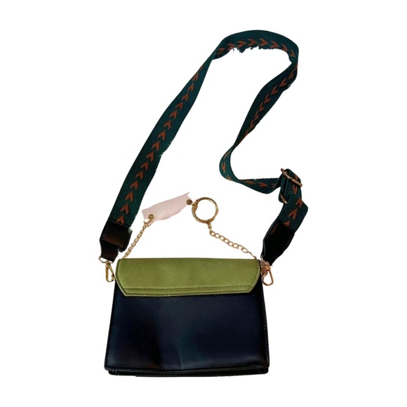 HP🌸Beautiful roomy like new crossbody unisex strap adjustable green and tan - Picture 3 of 15